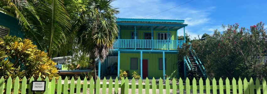 Sea Dreams - Bird of Paradise Apartment